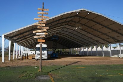 Carpa principal de Pingüinos, en la Antigua Hípica Militar. -J.M. LOSTAU