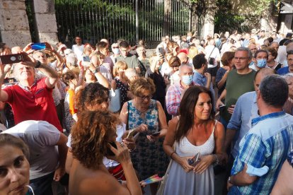 Acto de homenaje a las personas que se congregaron en la Casa del Pueblo el 18 de julio de 1936, con el descubrimiento de una placa conmemorativa en la calle Núñez de Arce. / ICAL