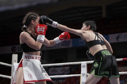 Isa Rivero gana el título de la WBC Mediterráneo. / PHOTOGENIC