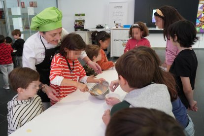 Feria 'Dulcería' en el Espacio La Granja de Villa del Prado.- J.M. LOSTAU