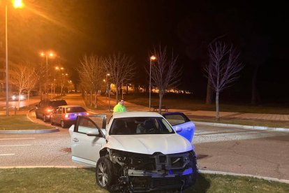 Accidente por colisión entre dos turismos en la calle Kilimanjaro. - POLICÍA VALLADOLID
