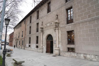 Barrio del Hospital. Casa de Beneficencia ahora Casa del Estudiante en la calle Chancillería en la actualidad. - JUAN MIGUEL LOSTAU