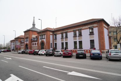 Barrio del Hospital. Cárcel Vieja. Centro Cívico Río Esgueva en la calle Madre de Dios. - JUAN MIGUEL LOSTAU