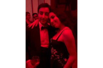 Nicolás Montenegro y María José Llergo  en la fiesta VIP de los Goya en el Club 1844 en el Círculo de Recreo. -NICOLÁS MONTENEGRO