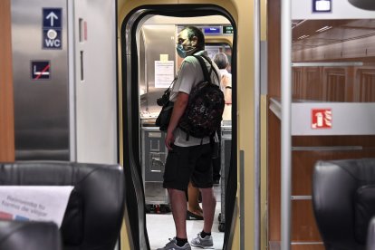 Primer viaje comercial AVE Burgos-Madrid. - ICAL