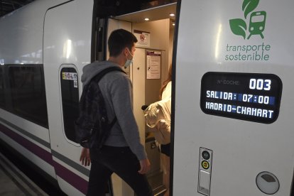 Primer viaje comercial AVE Burgos-Madrid. - ICAL