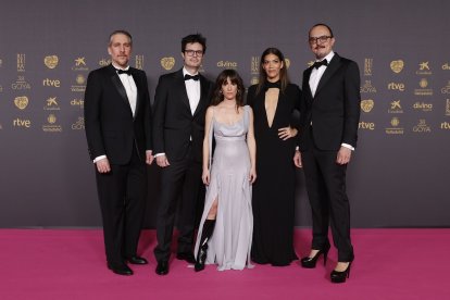 Foto grupal de 'Upon entry' en la alfombra roja de la 38 edición de los Premios Goya. -RTVE