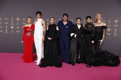 Foto de equipo de la película 'Te estoy amando locamente'. -PREMIOS GOYA