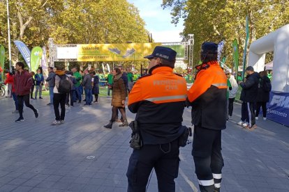 Salida de la XI Marcha 'Valladolid contra el cáncer'.- @POLICÍAVLL