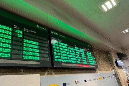Aglomeraciones en Chamartín por una avería en la infraestructura.- E. M.