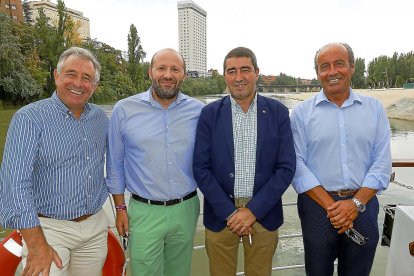 Moisés Becedas (Fiatc), Oliver Becerro (Wills Towers Watson), Pablo Lago (Director El Mundo de Castilla y León) y Fernando Cantalapiedra (Abogados Cantalapiedra).
