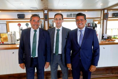 Juan Pedro Ceballos, Ángel Pozo (España Duero) y Pedro Martín (Unicorp Patrimonios).
