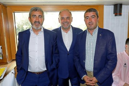Jesús Presa, Javier Sánchez Oliva (Renault) y Pablo Lago (Director de El Mundo de Castilla y León)