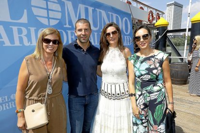 Reyes Alonso (ES radio) Álvaro Redes ( AV Sistemas) y  Ruth Díez ( Peugeot Psa Retail).