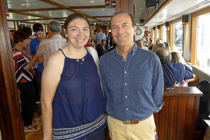 Natalia Viloria (Cruz Roja) y Eduardo Sánchez (Presidente Cruz Roja Valladolid).