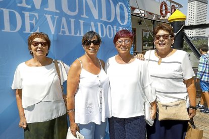 María Jesús Sánchez, Julia B., María del Pilar y Teresa B. (Kiosko Tere).