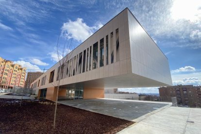Centro de mayores de Parquesol, cuya apertura fue el 28 de febrero. -J.M. LOSTAU