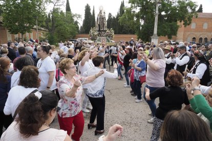 Procesión en honor a la Virgen de Carmen de Extramuros. Archivalladolid