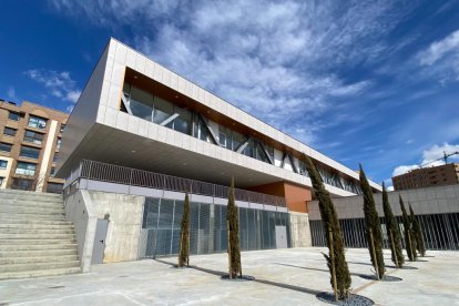 Centro de mayores de Parquesol, cuya apertura fue el 28 de febrero. -J.M. LOSTAU