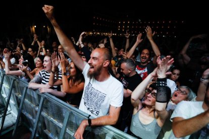 Concierto de The Hives en la plaza Mayor.- J. M. LOSTAU