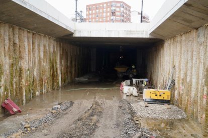Últimos avances en las obras del paso subterráneo de la calle Panaderos.- E. M.