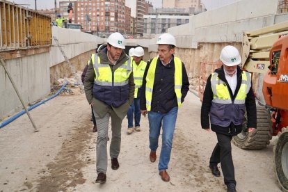 Últimos avances en las obras del paso subterráneo de la calle Panaderos.- E. M.