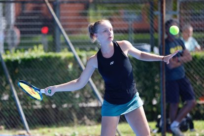 Torneo internacional de Tenis femenino WTA. Klaus Cvetkovic vs. Ana Martinez Vaquero. Joaquín Rivas / Photogenic.