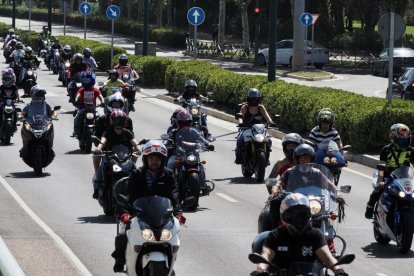 V desfile motero y ofrenda floral por los caídos en accidente de moto en el Puente de la Hispanidad- PHOTOGENIC