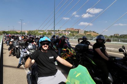 V desfile motero y ofrenda floral por los caídos en accidente de moto en el Puente de la Hispanidad- PHOTOGENIC