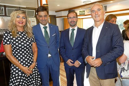 Ana Luquero (Directora de Publicidad de El Mundo), Manuel Rubio y Alberto López (España Duero).