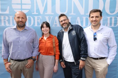 Oliver Becerro, Alejandra Arranz, Gustavo Rodríguez y Eduardo Maroto, de WTW, en la caseta de Ferias de EL MUNDO./ PHOTOGENIC
