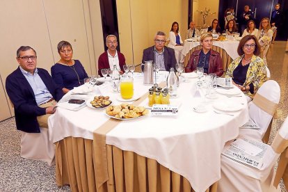 Adolfo Canedo (Consejo del Bierzo), Carmen Morán ( Consejo del Bierzo), Jesús Á. Pérez (UCE), David Castiñeiras (Marengo), Beatriz Escudero ( Pharmadus Botanicals) y Sonia Martínez (Cecale).