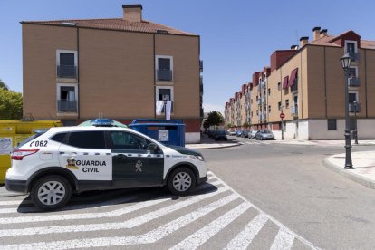 Vehículo de la Guardia Civil en la zona del asesinato de Santovenia de Pisuerga. - Í. ARRÚE