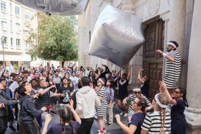 Espectáculo Proyecto X de Silere Arts. J.M. LOSTAU