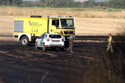 Incendio de un camión en la A-62 en dirección a Valladolid.- PHOTOGENIC