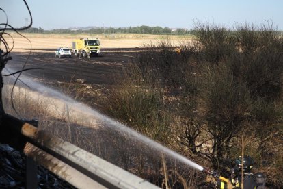 Incendio de un camión en la A-62 en dirección a Valladolid.- PHOTOGENIC