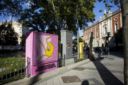 Mural 'Evocart' de Tuttifrutti en la plaza Santa Cruz. -CREART