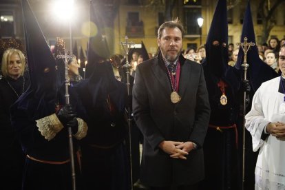 Procesión de El Encuentro de la Virgen de las Angustias y el Cristo Camino del Calvario.-J. M. LOSTAU