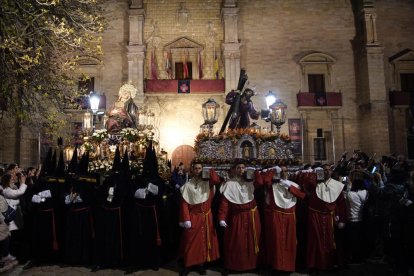Procesión de El Encuentro de la Virgen de las Angustias y el Cristo Camino del Calvario.-J. M. LOSTAU