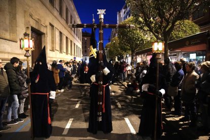 Procesión de El Encuentro de la Virgen de las Angustias y el Cristo Camino del Calvario.-J. M. LOSTAU