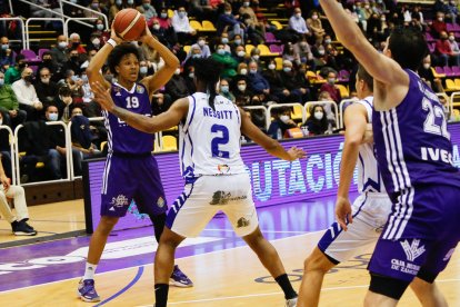 UEMC Real Valladolid Baloncesto - Almansa. / JUAN MIGUEL LOSTAU.