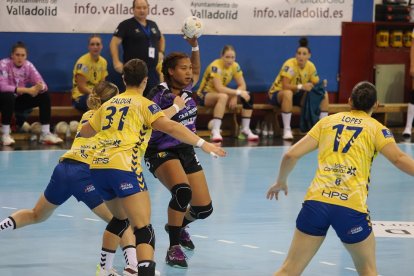 Partido de la segunda jornada de la Liga Guerreras entre el Caja Rural Aula y el Rocasa. / PHOTOGENIC