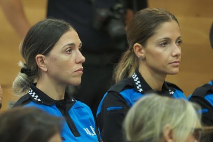 Agentes policiales en la conmemoración de los 50 años de la incorporación de las mujeres a la Policía Municipal de Valladolid. PHOTOGENIC