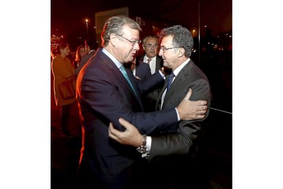 Antonio Silván (alcalde de León) y José Luis Ulibarri.