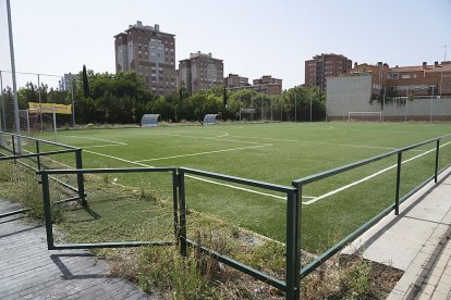 Complejo deportivo Los Cerros. J. M. LOSTAU