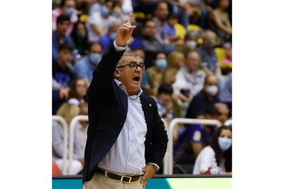 UEMC Real Valladolid Baloncesto - Cáceres. / J. M. LOSTAU