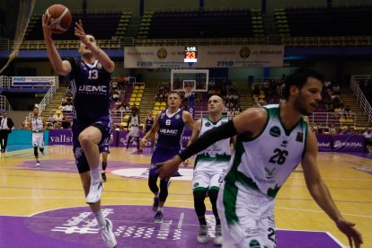 UEMC Real Valladolid Baloncesto - Cáceres. / J. M. LOSTAU