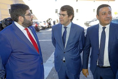 Jesús Manuel Sánchez Cabrera con Mañueco.