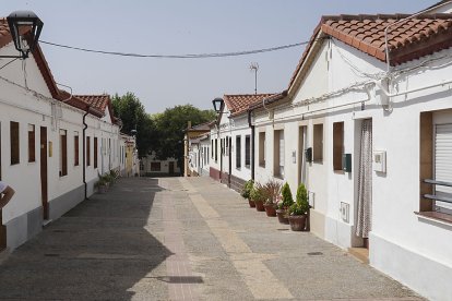 Calle Escondida. J. M. LOSTAU
