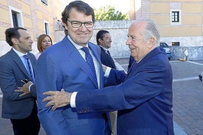 Alfonso Fernández Mañueco y Javier Amoedo